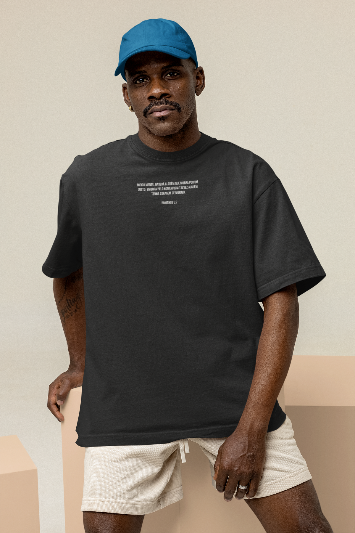 Camiseta Oversized — Quando Ainda Éramos Pecadores | Romanos 5:8
