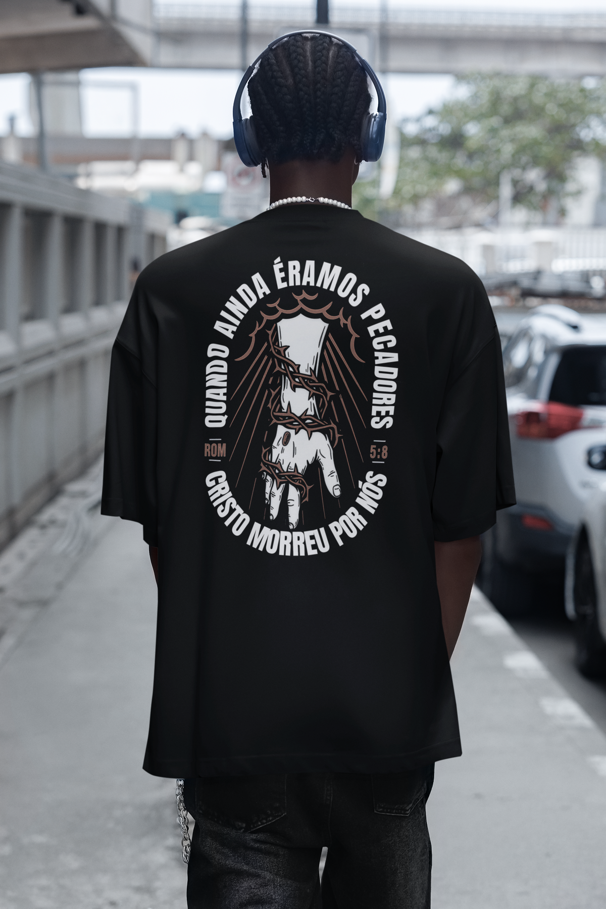 Camiseta Oversized — Quando Ainda Éramos Pecadores | Romanos 5:8